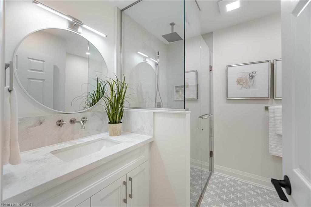 3150 Bentworth Drive, Burlington, ON - Indoor Photo Showing Bathroom