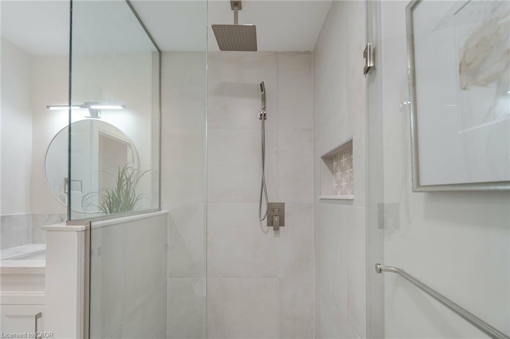 3150 Bentworth Drive, Burlington, ON - Indoor Photo Showing Bathroom