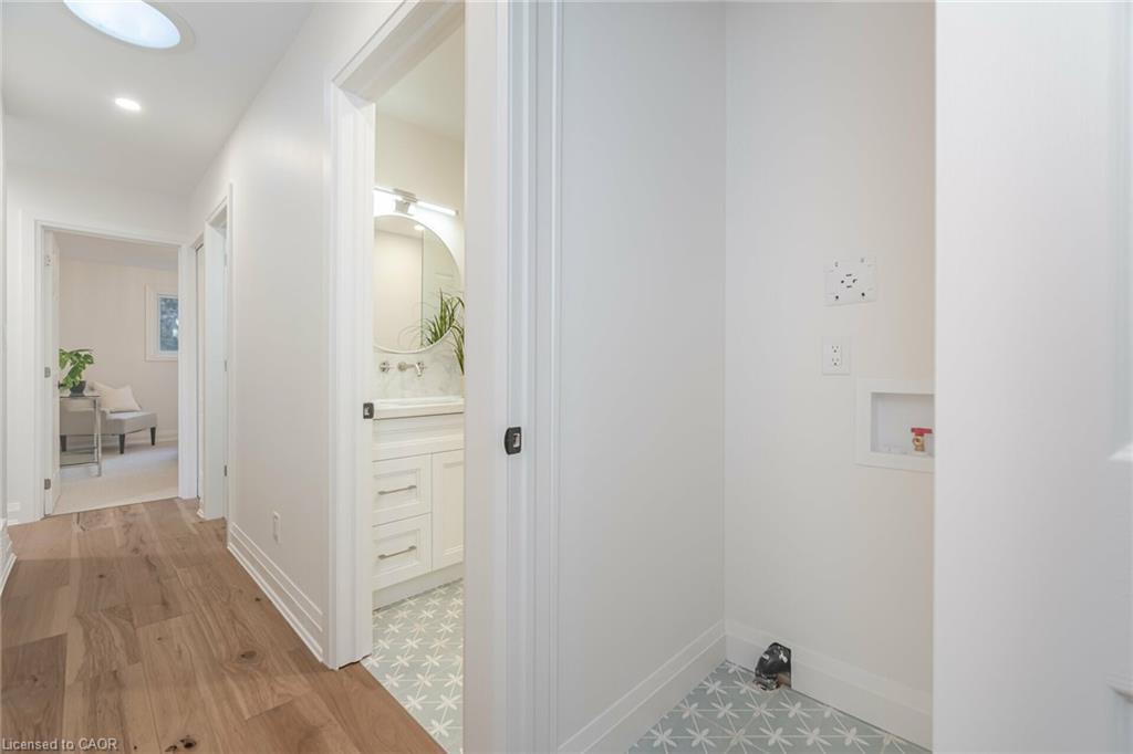 3150 Bentworth Drive, Burlington, ON - Indoor Photo Showing Other Room