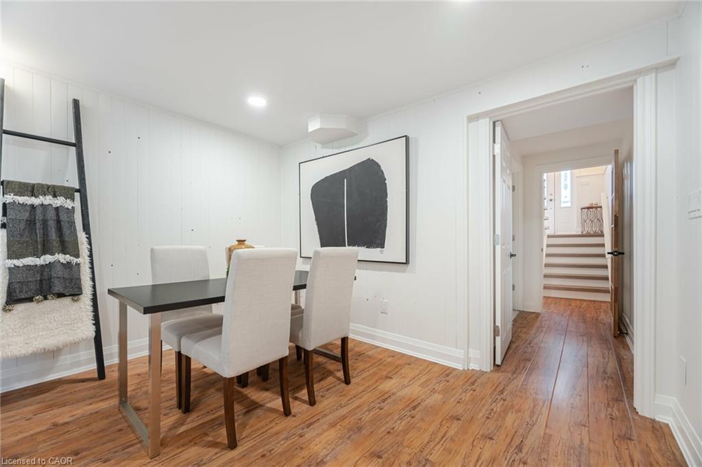 3150 Bentworth Drive, Burlington, ON - Indoor Photo Showing Dining Room
