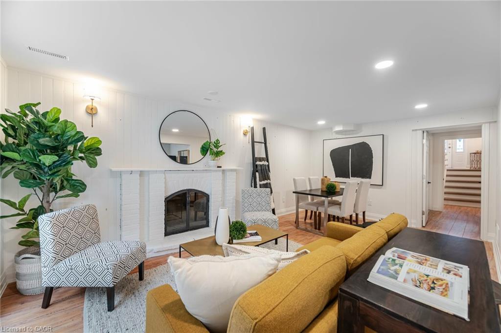 3150 Bentworth Drive, Burlington, ON - Indoor Photo Showing Living Room With Fireplace