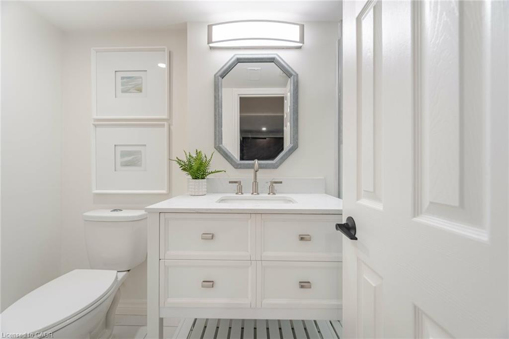 3150 Bentworth Drive, Burlington, ON - Indoor Photo Showing Bathroom