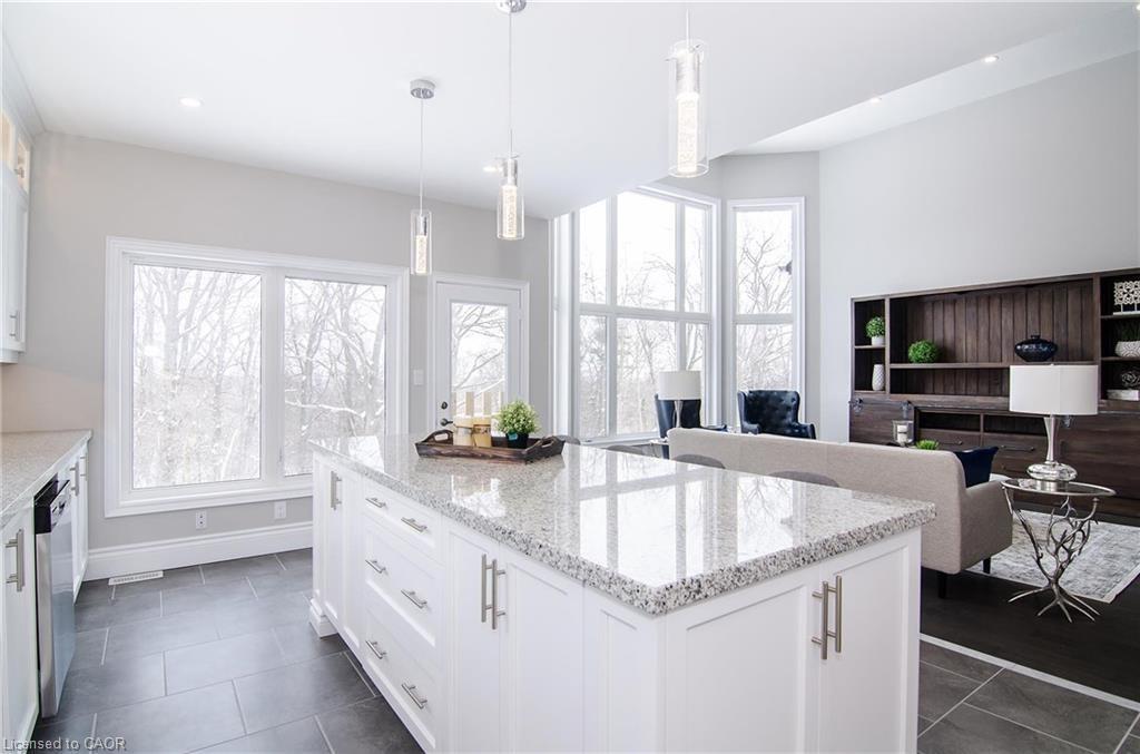 Lot 11 Miller Drive, Hamilton, ON - Indoor Photo Showing Kitchen With Upgraded Kitchen