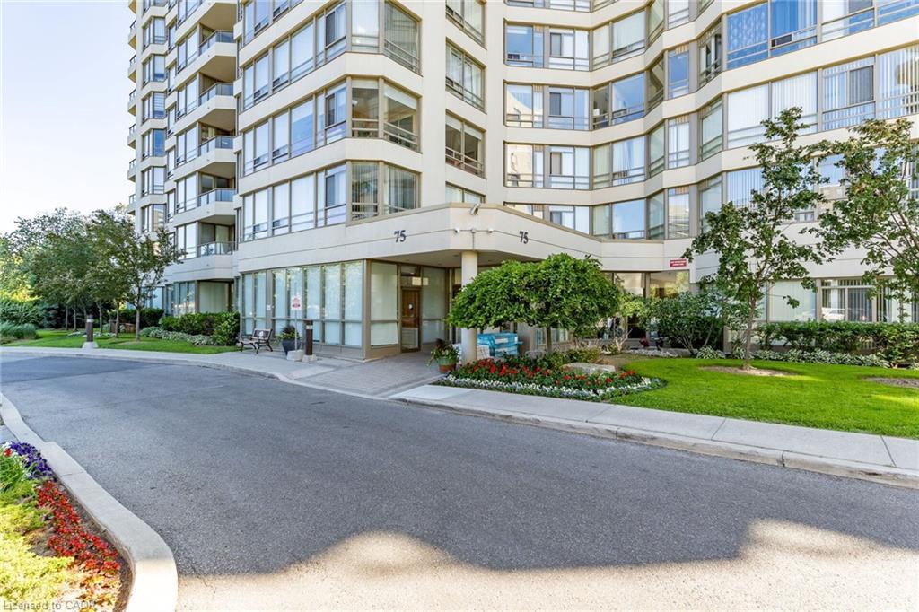 306-75 King Street E, Mississauga, ON - Outdoor With Facade