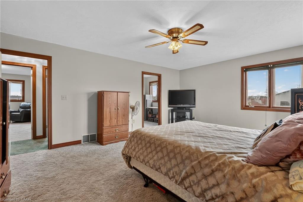 713 Haldimand Rd 17, Dunnville, ON - Indoor Photo Showing Bedroom