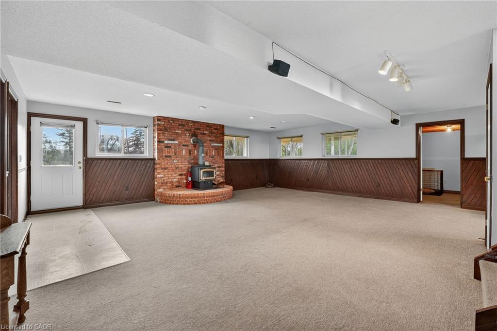 713 Haldimand Rd 17, Dunnville, ON - Indoor