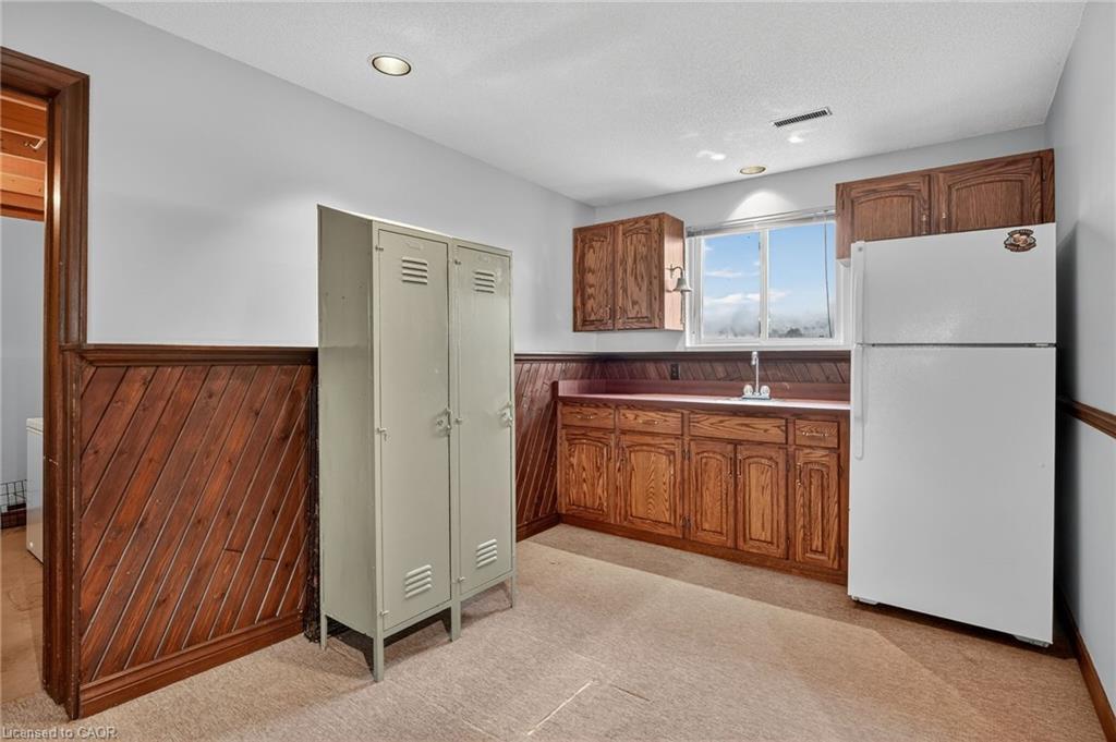 713 Haldimand Rd 17, Dunnville, ON - Indoor Photo Showing Kitchen