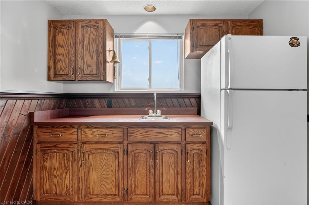 713 Haldimand Rd 17, Dunnville, ON - Indoor Photo Showing Kitchen