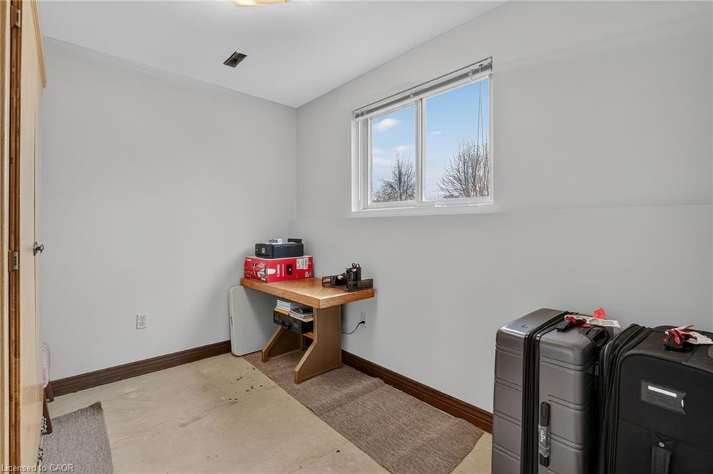 713 Haldimand Rd 17, Dunnville, ON - Indoor