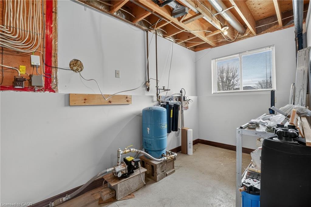 713 Haldimand Rd 17, Dunnville, ON - Indoor