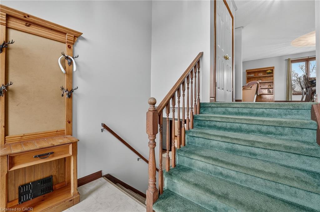 713 Haldimand Rd 17, Dunnville, ON - Indoor Photo Showing Other Room