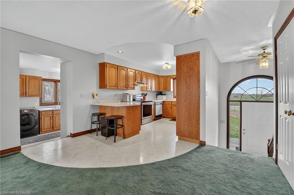 713 Haldimand Rd 17, Dunnville, ON - Indoor Photo Showing Kitchen