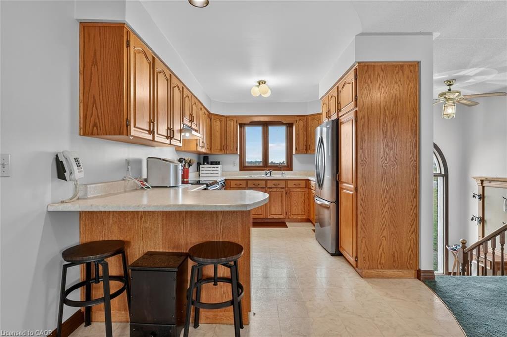 713 Haldimand Rd 17, Dunnville, ON - Indoor Photo Showing Kitchen