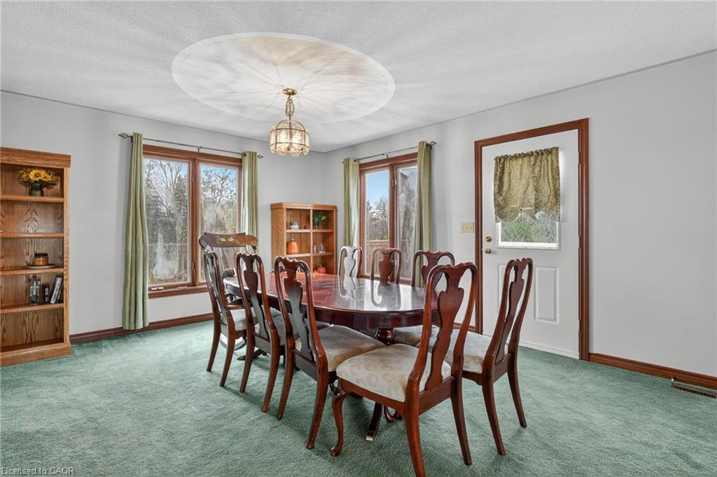 713 Haldimand Rd 17, Dunnville, ON - Indoor Photo Showing Dining Room
