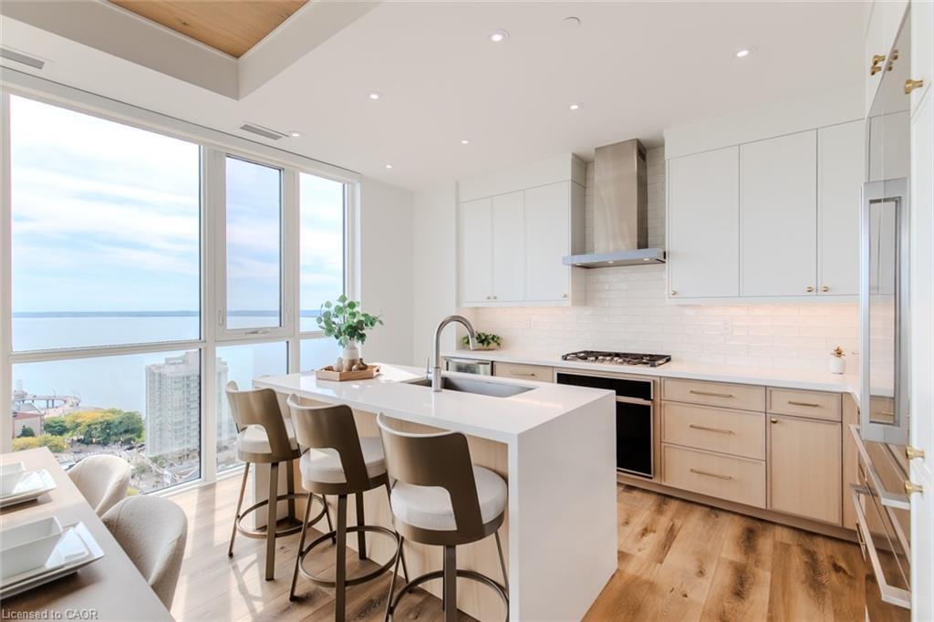 2102-2007 James Street, Burlington, ON - Indoor Photo Showing Kitchen With Upgraded Kitchen