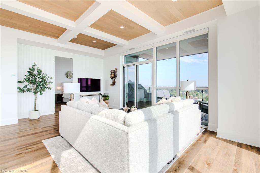 2102-2007 James Street, Burlington, ON - Indoor