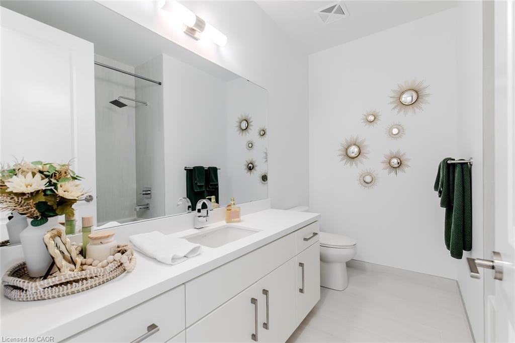 2102-2007 James Street, Burlington, ON - Indoor Photo Showing Bathroom