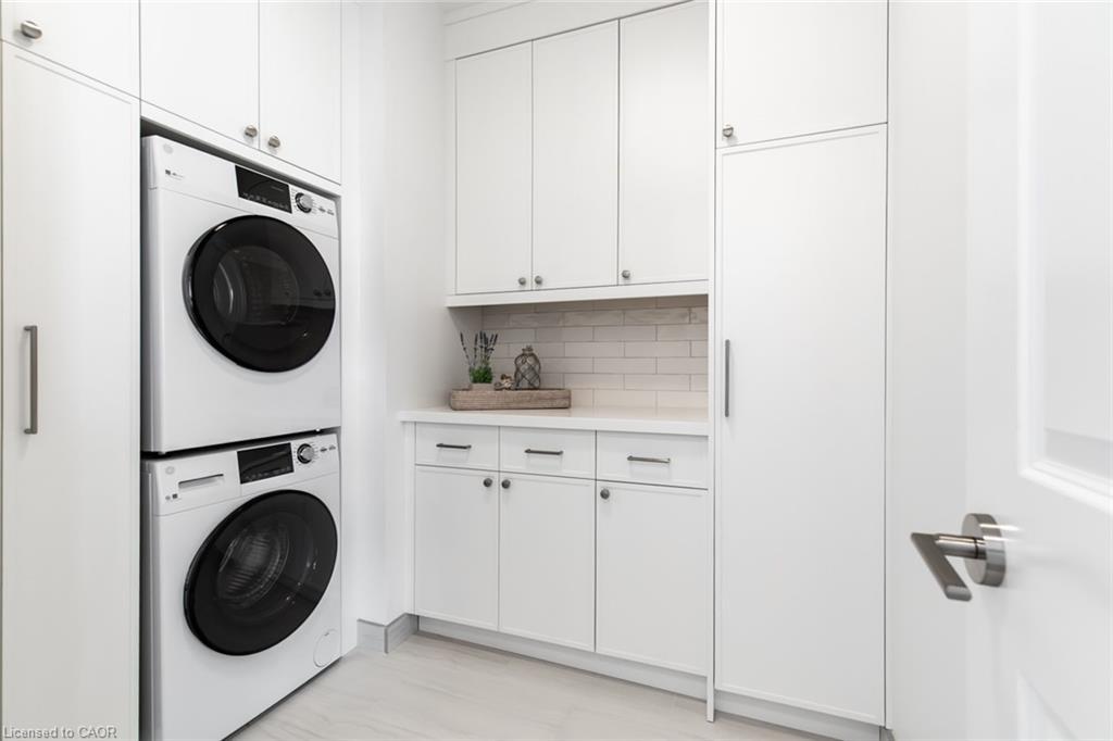 2102-2007 James Street, Burlington, ON - Indoor Photo Showing Laundry Room