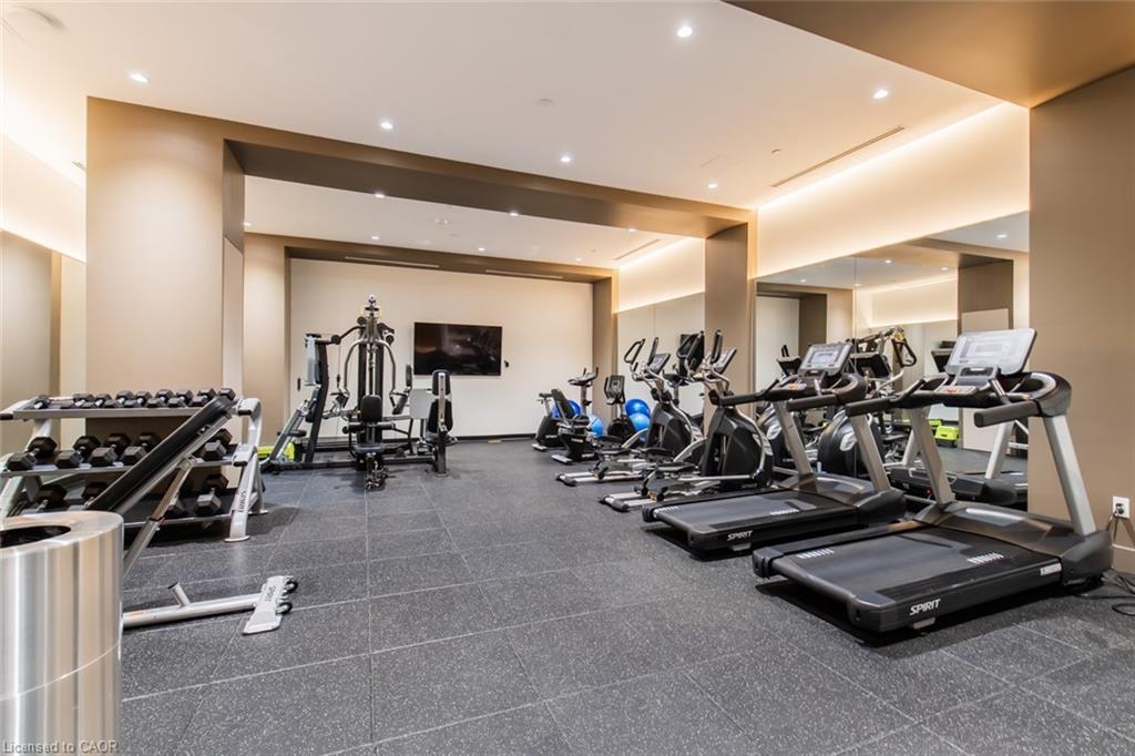 2102-2007 James Street, Burlington, ON - Indoor Photo Showing Gym Room