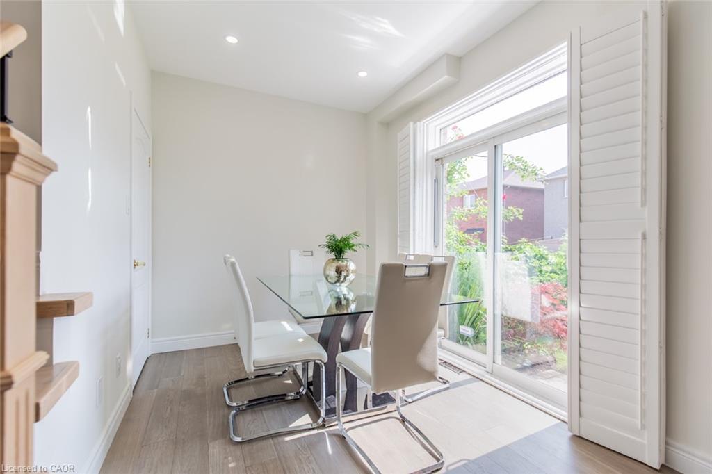109 Peachwood Crescent, Stoney Creek, ON - Indoor Photo Showing Dining Room