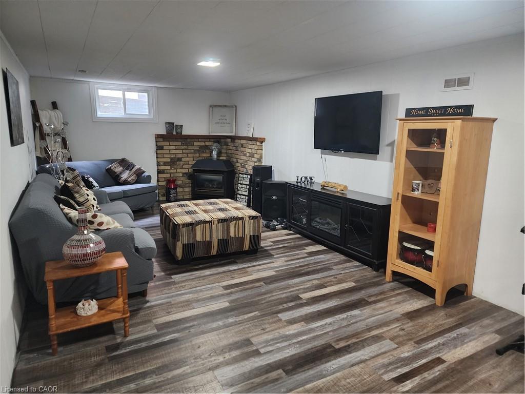 130 Balmoral Drive, Brantford, ON - Indoor With Fireplace