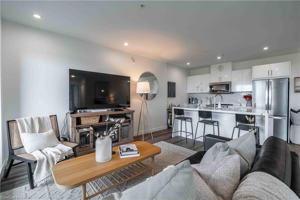 306-455 Charlton Avenue E, Hamilton, ON - Indoor Photo Showing Other Room