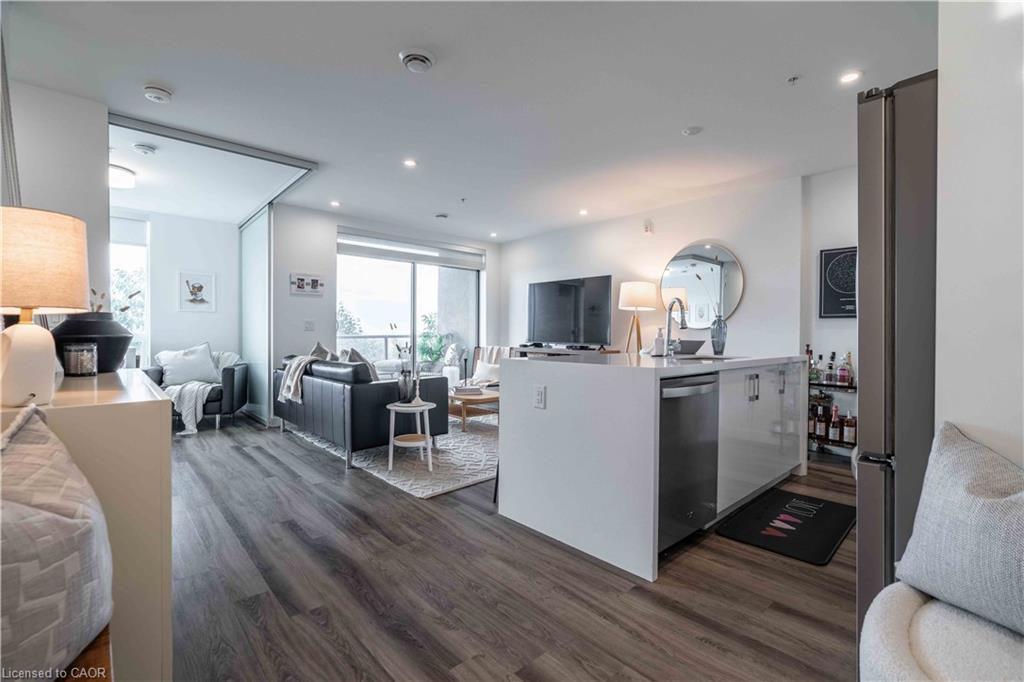 306-455 Charlton Avenue E, Hamilton, ON - Indoor