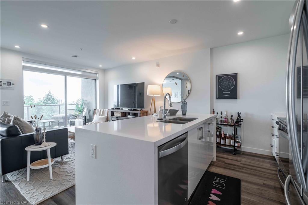 306-455 Charlton Avenue E, Hamilton, ON - Indoor Photo Showing Kitchen With Double Sink With Upgraded Kitchen
