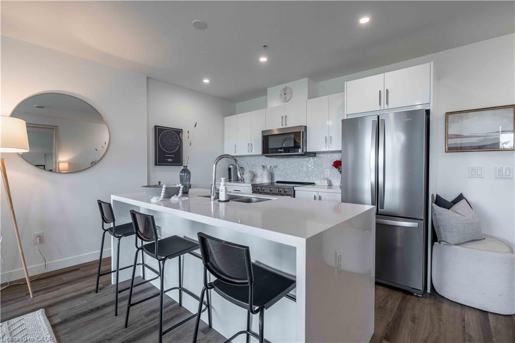 306-455 Charlton Avenue E, Hamilton, ON - Indoor Photo Showing Kitchen With Stainless Steel Kitchen With Upgraded Kitchen