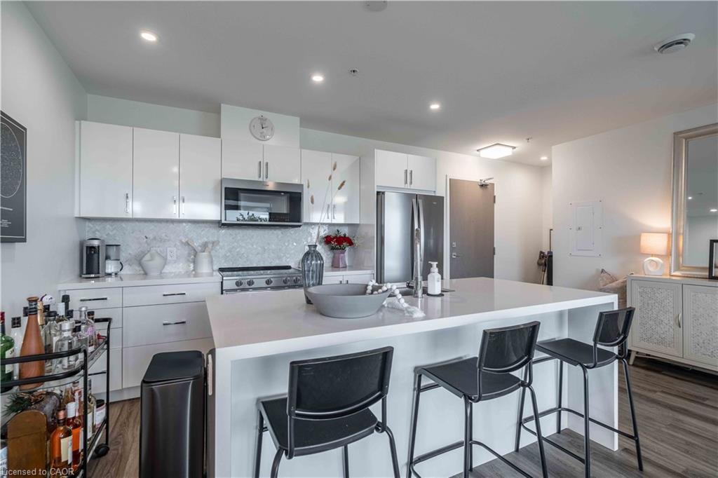 306-455 Charlton Avenue E, Hamilton, ON - Indoor Photo Showing Kitchen With Stainless Steel Kitchen