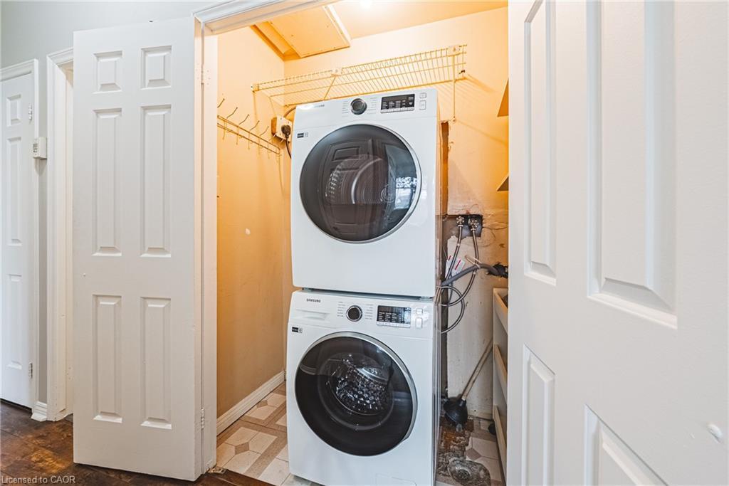 104-30 Harrisford Street, Hamilton, ON - Indoor Photo Showing Laundry Room