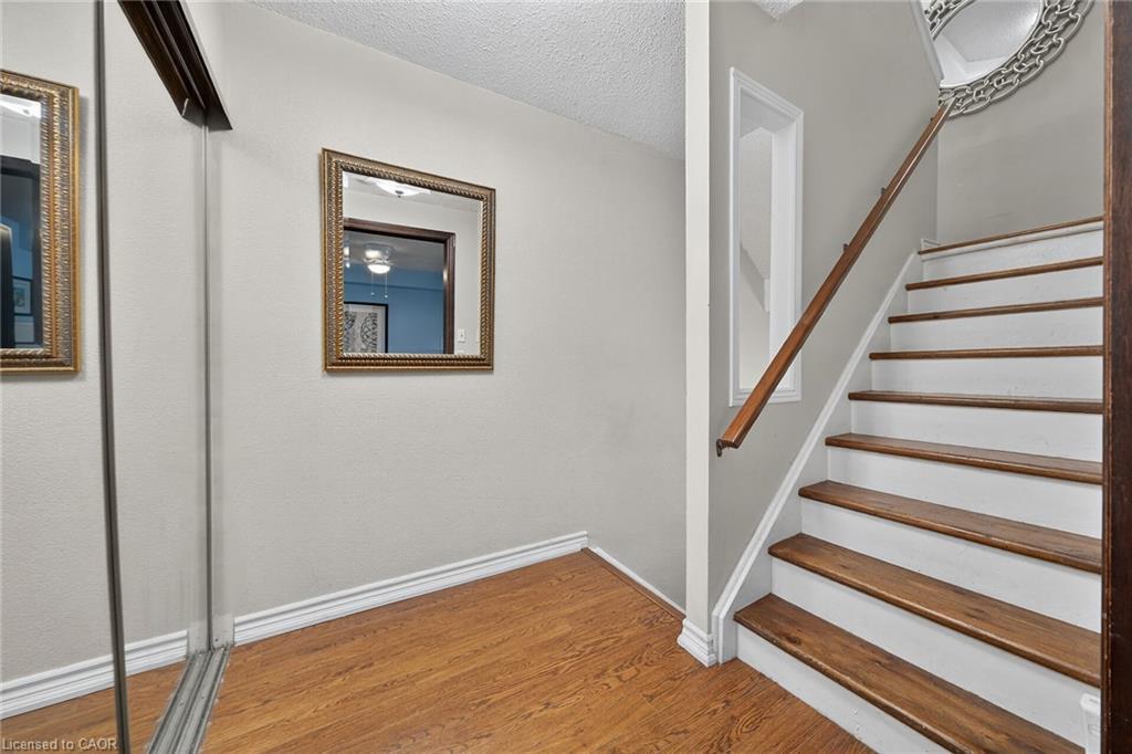 83 Fonthill Road, Hamilton, ON - Indoor Photo Showing Other Room