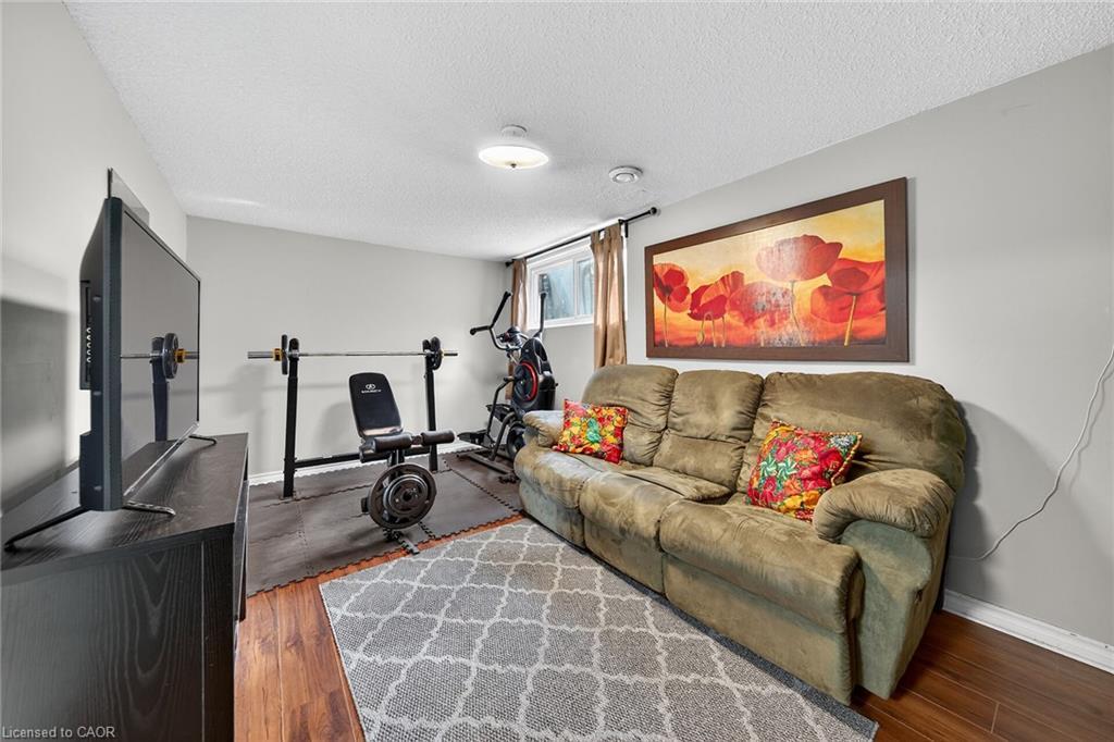 83 Fonthill Road, Hamilton, ON - Indoor Photo Showing Other Room