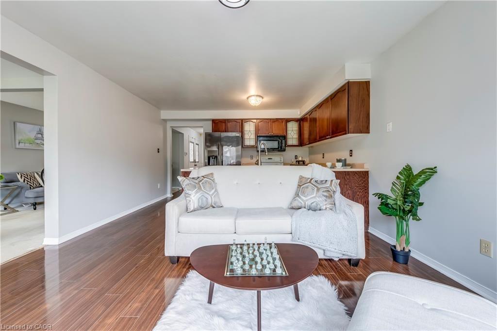 1157 Charminster Crescent, Mississauga, ON - Indoor Photo Showing Living Room