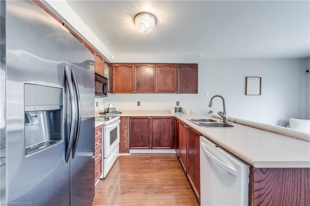 1157 Charminster Crescent, Mississauga, ON - Indoor Photo Showing Kitchen With Double Sink