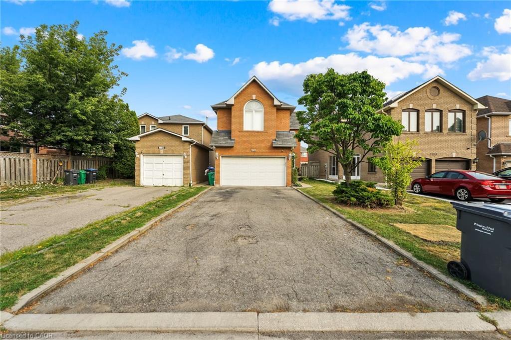 1157 Charminster Crescent, Mississauga, ON - Outdoor With Facade