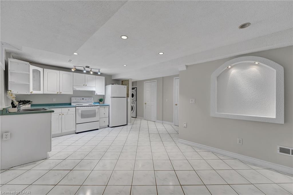 1157 Charminster Crescent, Mississauga, ON - Indoor Photo Showing Kitchen