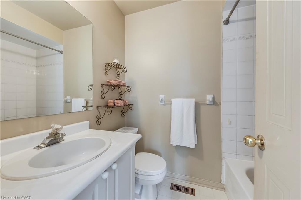 1157 Charminster Crescent, Mississauga, ON - Indoor Photo Showing Bathroom
