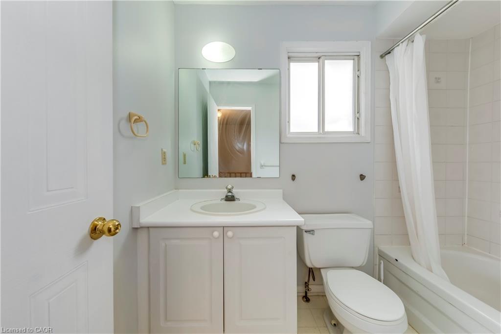 1157 Charminster Crescent, Mississauga, ON - Indoor Photo Showing Bathroom
