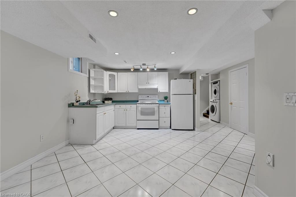 1157 Charminster Crescent, Mississauga, ON - Indoor Photo Showing Kitchen