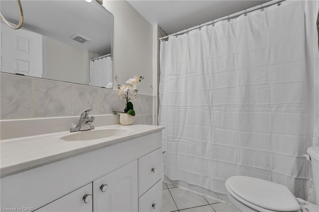 1157 Charminster Crescent, Mississauga, ON - Indoor Photo Showing Bathroom