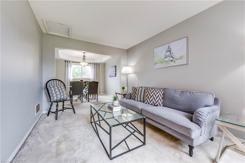 1157 Charminster Crescent, Mississauga, ON - Indoor Photo Showing Living Room