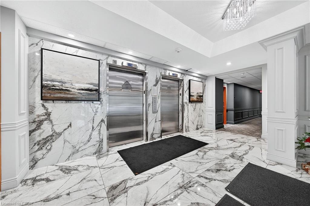 810-237 King Street W, Cambridge, ON - Indoor Photo Showing Other Room