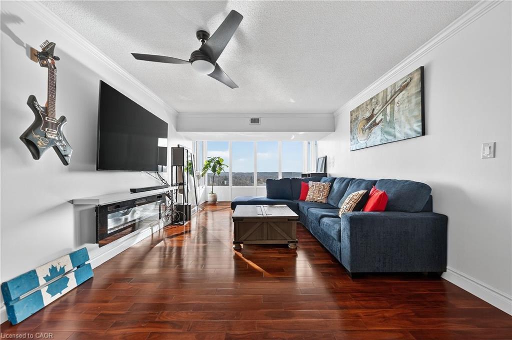 810-237 King Street W, Cambridge, ON - Indoor Photo Showing Other Room