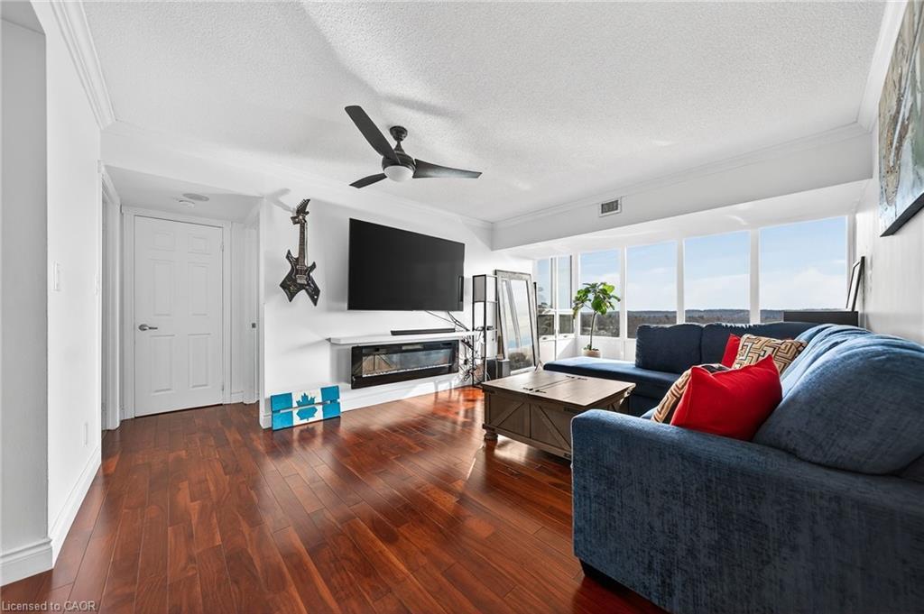 810-237 King Street W, Cambridge, ON - Indoor Photo Showing Other Room With Fireplace