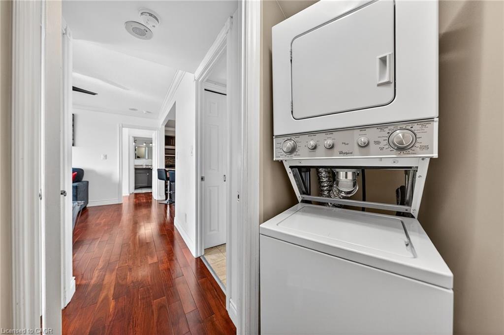 810-237 King Street W, Cambridge, ON - Indoor Photo Showing Laundry Room