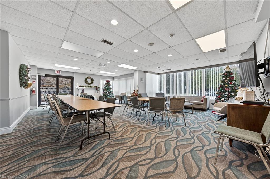 810-237 King Street W, Cambridge, ON - Indoor