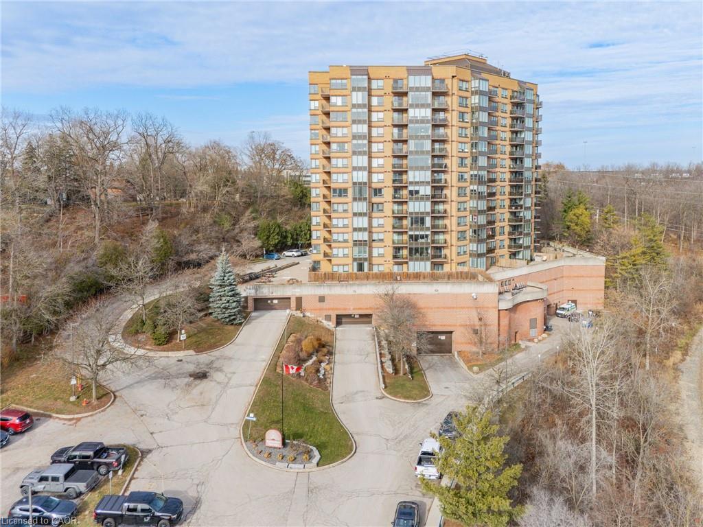 810-237 King Street W, Cambridge, ON - Outdoor