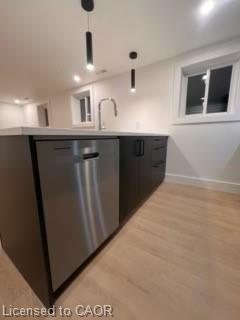 2-286 East 45Th Street, Hamilton, ON - Indoor Photo Showing Kitchen