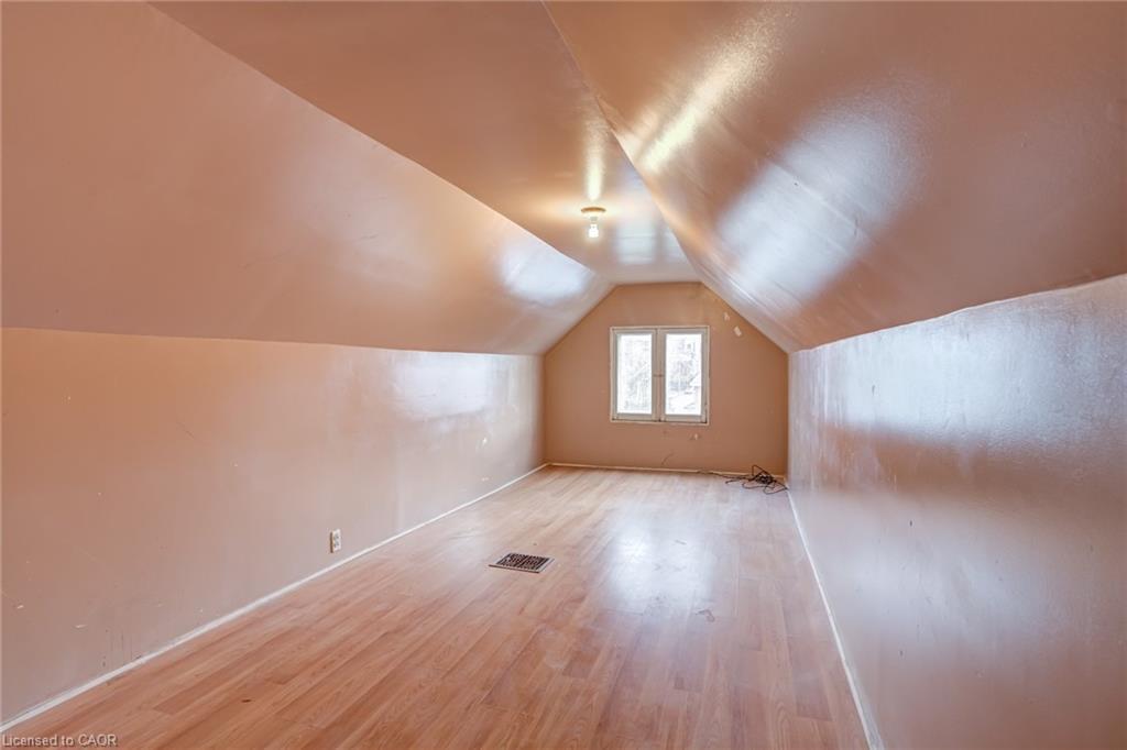 53 Sherman Avenue N, Hamilton, ON - Indoor Photo Showing Other Room